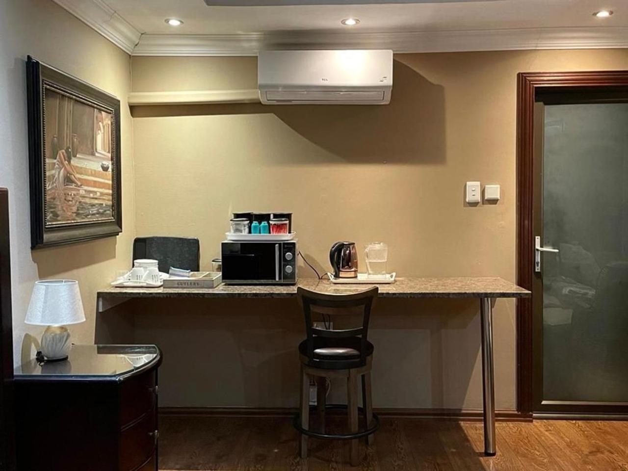 Spies Villa - Fast Wi-Fi, Netflix And Generator Middelburg  Zewnętrze zdjęcie